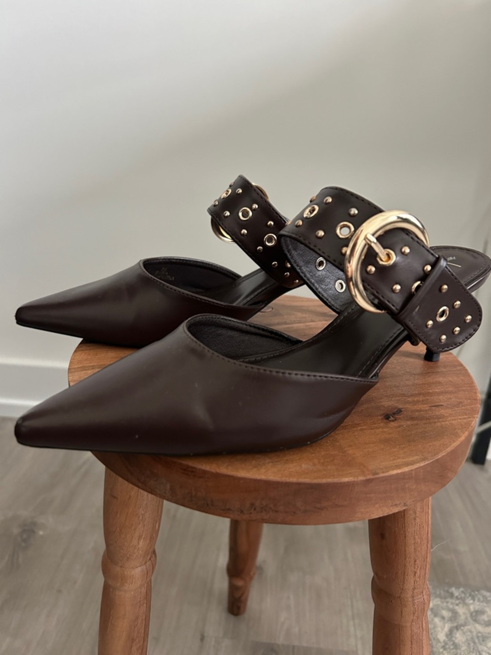 Nicole Miller 9.5 Pointed Toe Brown Mule with Studded Gold Buckle 2.5 in